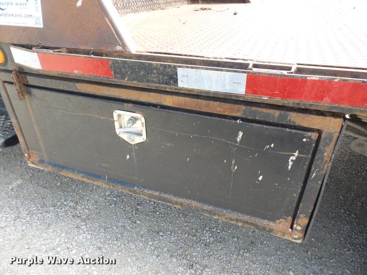 image for item DC5407 2007 Chevrolet C4500 Crew Cab flatbed truck
