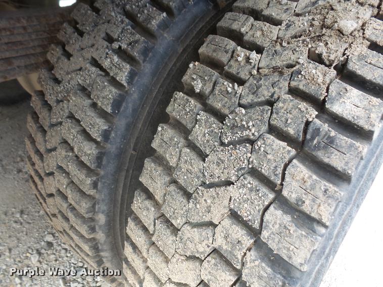 image for item DC5407 2007 Chevrolet C4500 Crew Cab flatbed truck