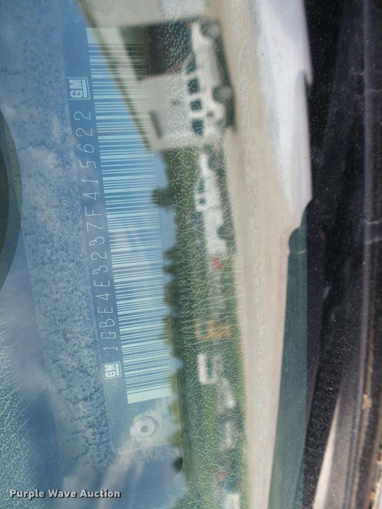 image for item DC5407 2007 Chevrolet C4500 Crew Cab flatbed truck