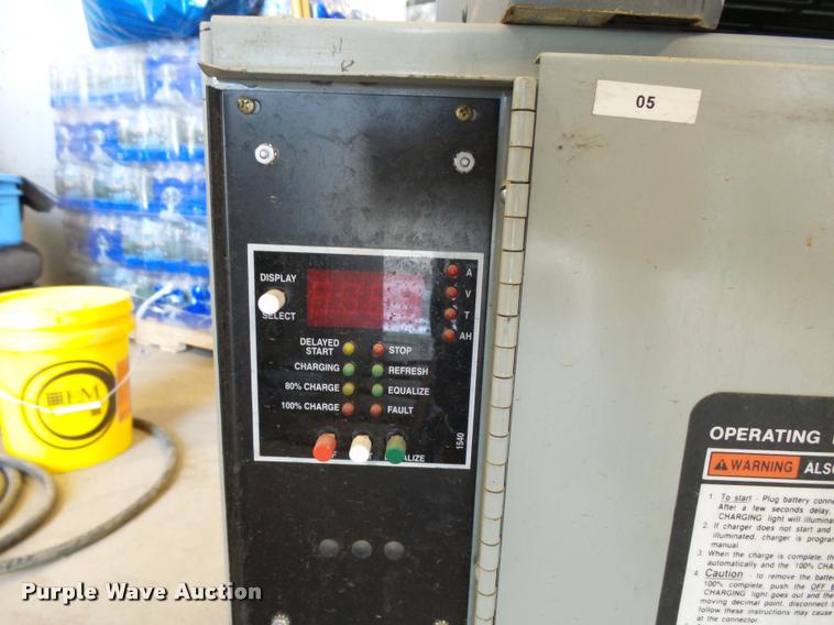 image for item DC6432 (4) battery chargers