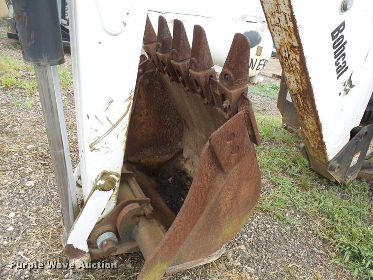 image for item DC6434 Bobcat 8811 backhoe attachment