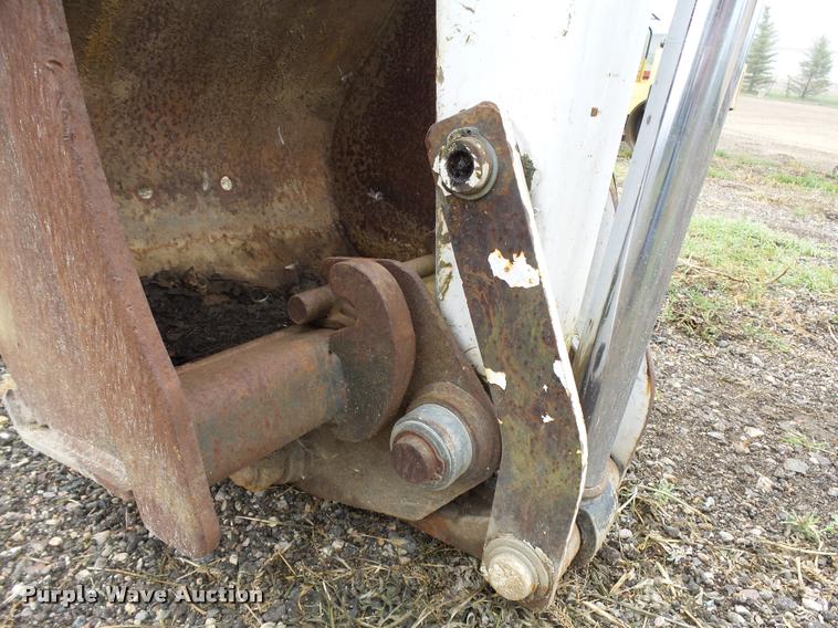 image for item DC6434 Bobcat 8811 backhoe attachment