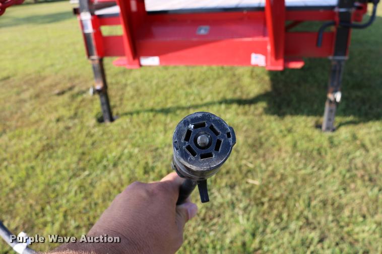 image for item DD0168 2016 H&H flatbed trailer