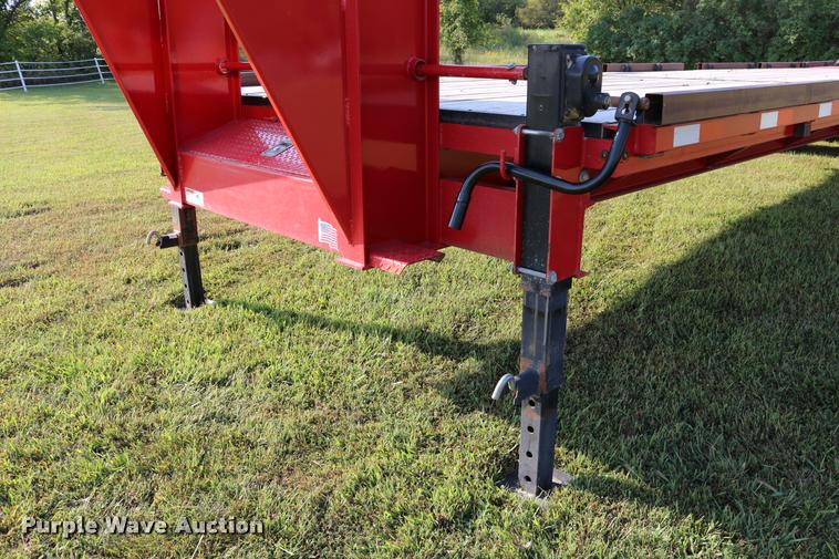 image for item DD0168 2016 H&H flatbed trailer