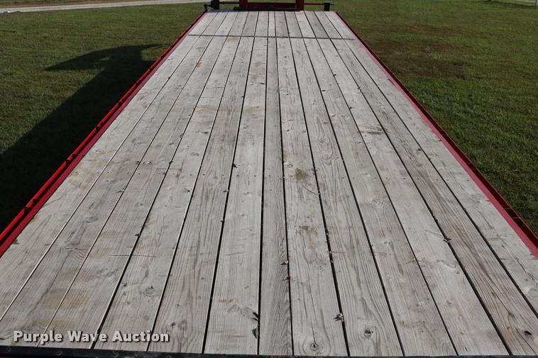 image for item DD0168 2016 H&H flatbed trailer