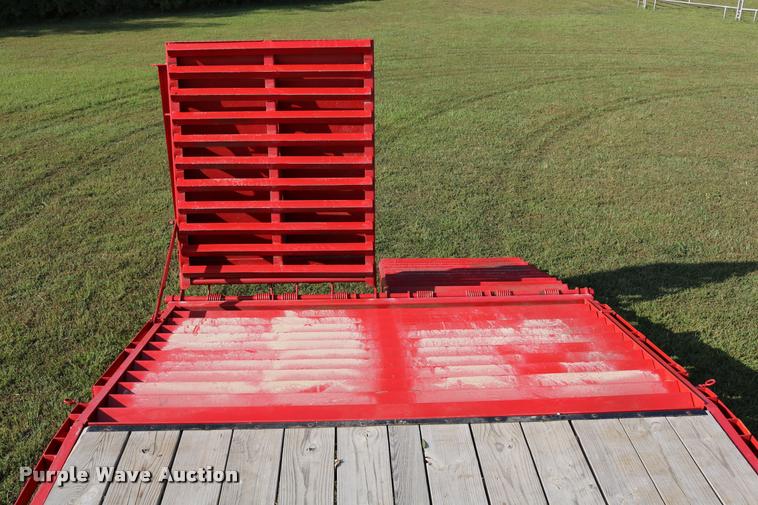 image for item DD0168 2016 H&H flatbed trailer
