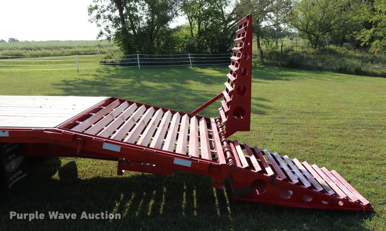 image for item DD0168 2016 H&H flatbed trailer