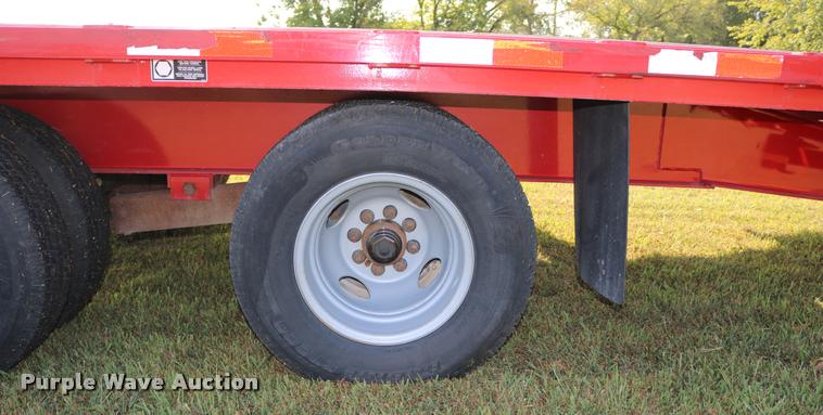 image for item DD0168 2016 H&H flatbed trailer