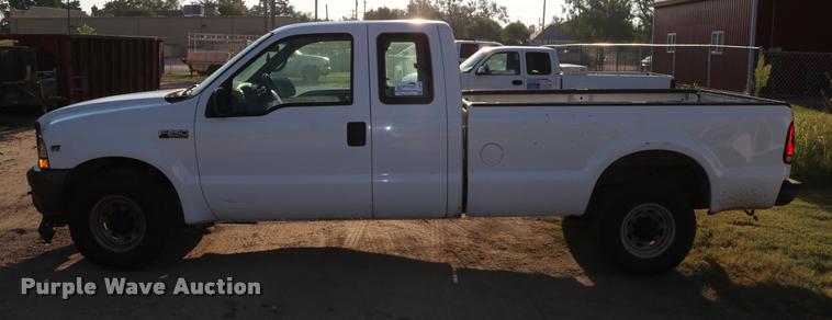 image for item DD0197 2002 Ford F250 Super Duty SuperCab pickup truck