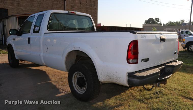 image for item DD0197 2002 Ford F250 Super Duty SuperCab pickup truck
