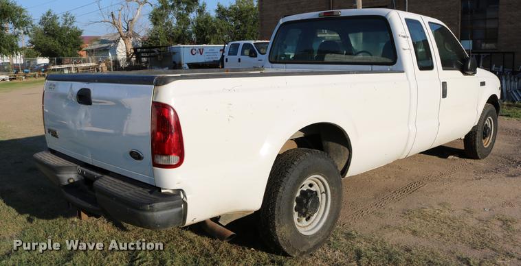 image for item DD0197 2002 Ford F250 Super Duty SuperCab pickup truck