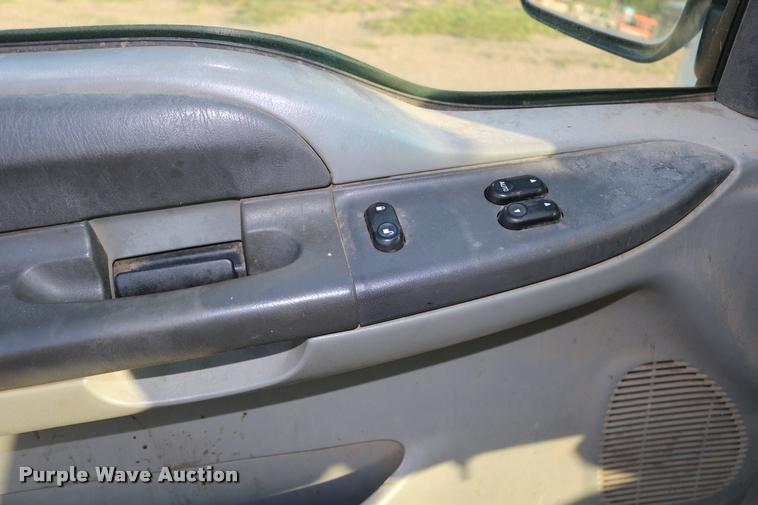 image for item DD0197 2002 Ford F250 Super Duty SuperCab pickup truck