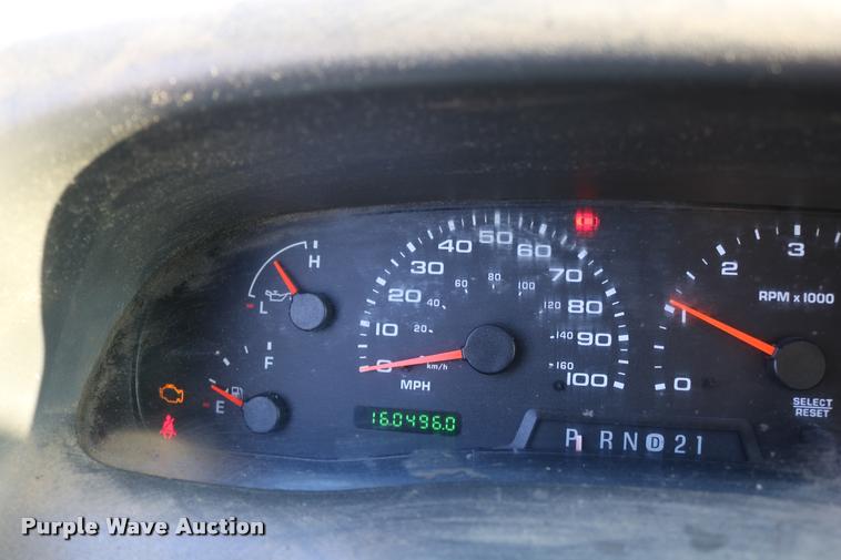 image for item DD0197 2002 Ford F250 Super Duty SuperCab pickup truck