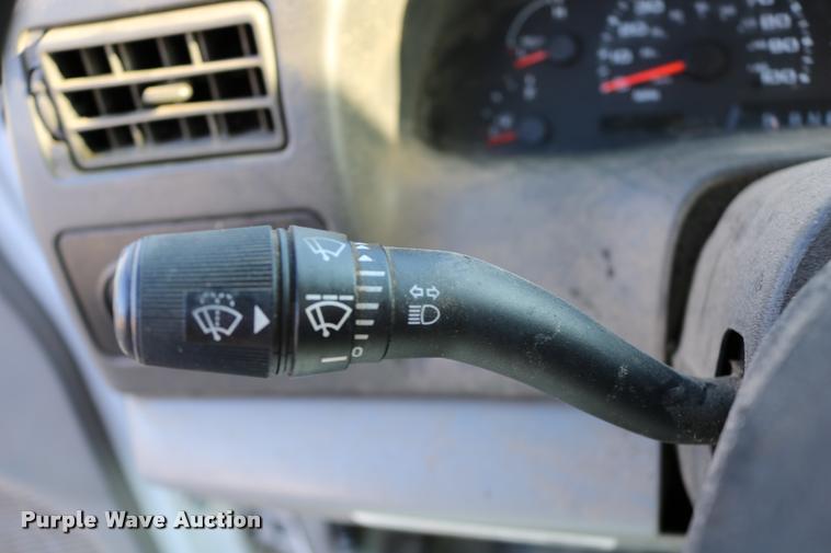 image for item DD0197 2002 Ford F250 Super Duty SuperCab pickup truck