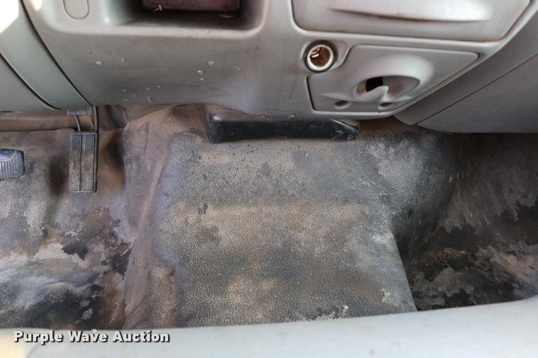 image for item DD0197 2002 Ford F250 Super Duty SuperCab pickup truck