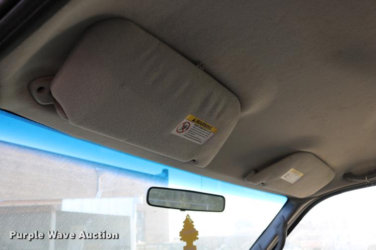 image for item DD0197 2002 Ford F250 Super Duty SuperCab pickup truck