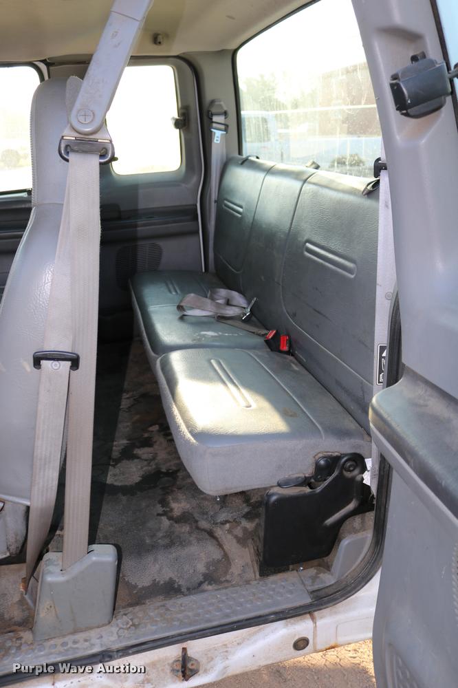 image for item DD0197 2002 Ford F250 Super Duty SuperCab pickup truck