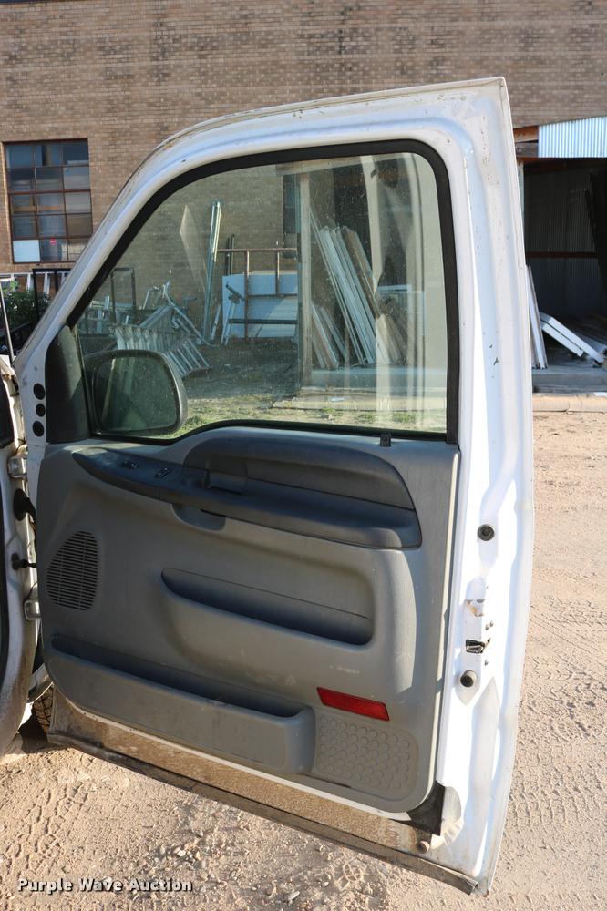 image for item DD0197 2002 Ford F250 Super Duty SuperCab pickup truck