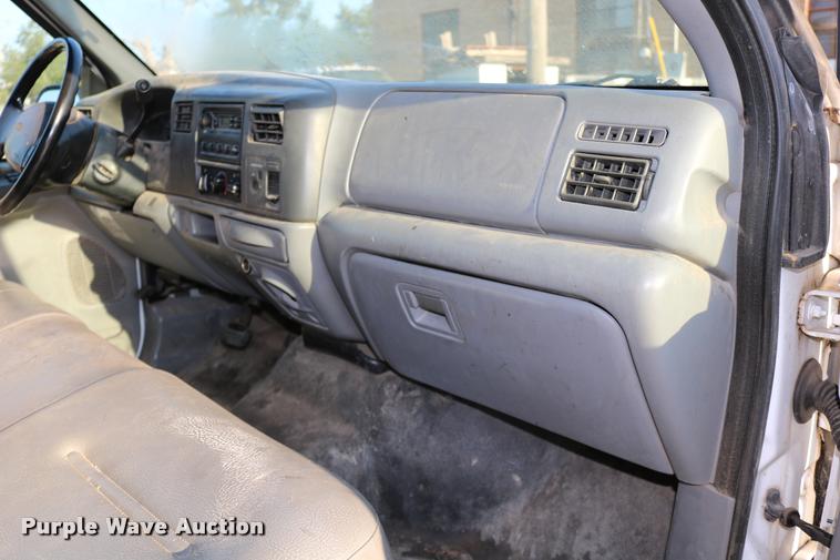 image for item DD0197 2002 Ford F250 Super Duty SuperCab pickup truck