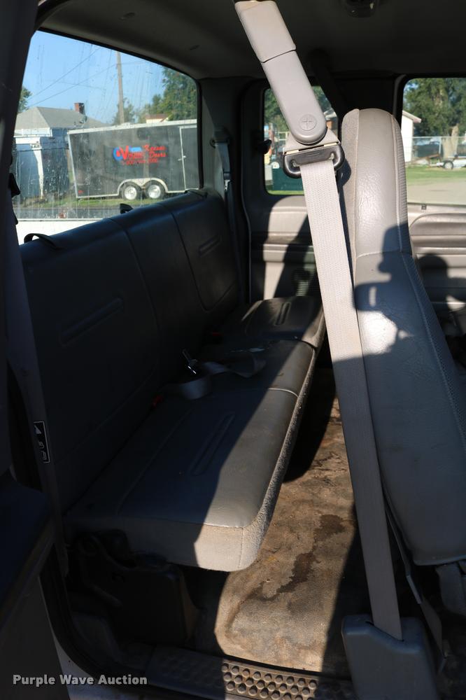 image for item DD0197 2002 Ford F250 Super Duty SuperCab pickup truck