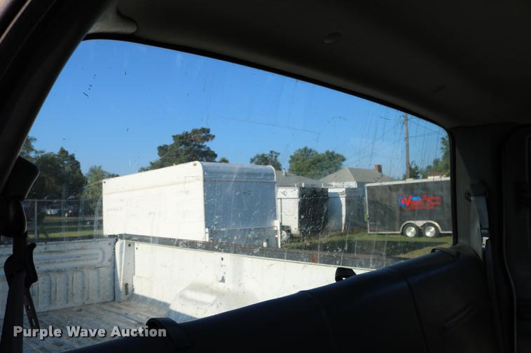 image for item DD0197 2002 Ford F250 Super Duty SuperCab pickup truck