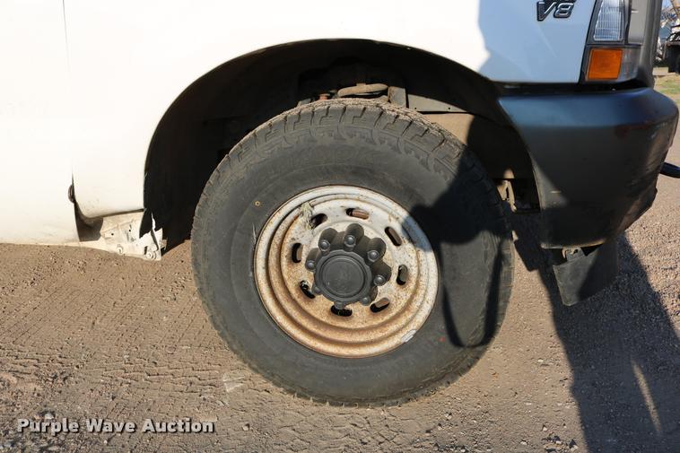 image for item DD0197 2002 Ford F250 Super Duty SuperCab pickup truck