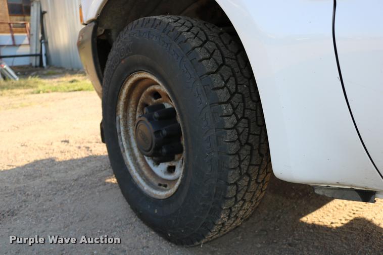 image for item DD0197 2002 Ford F250 Super Duty SuperCab pickup truck