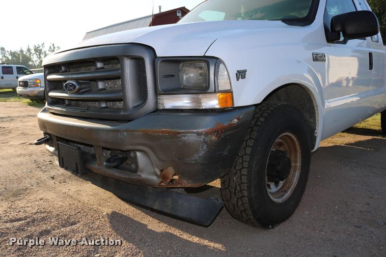 image for item DD0197 2002 Ford F250 Super Duty SuperCab pickup truck