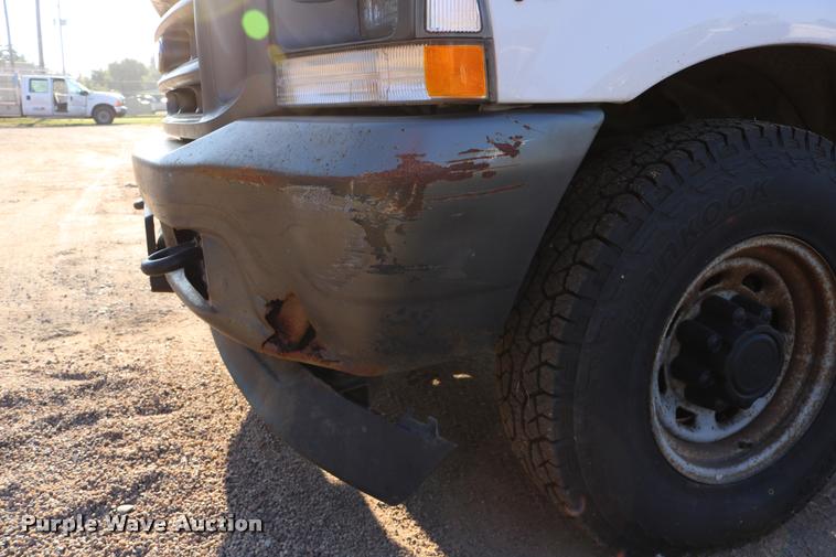 image for item DD0197 2002 Ford F250 Super Duty SuperCab pickup truck