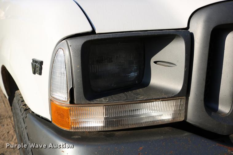 image for item DD0197 2002 Ford F250 Super Duty SuperCab pickup truck