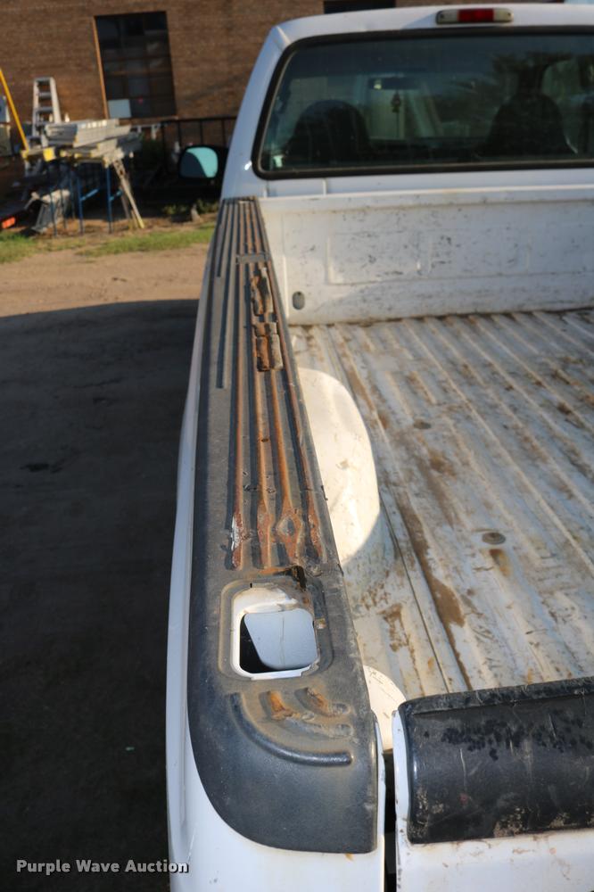 image for item DD0197 2002 Ford F250 Super Duty SuperCab pickup truck