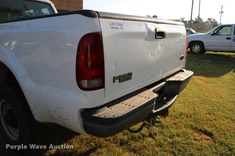 image for item DD0197 2002 Ford F250 Super Duty SuperCab pickup truck