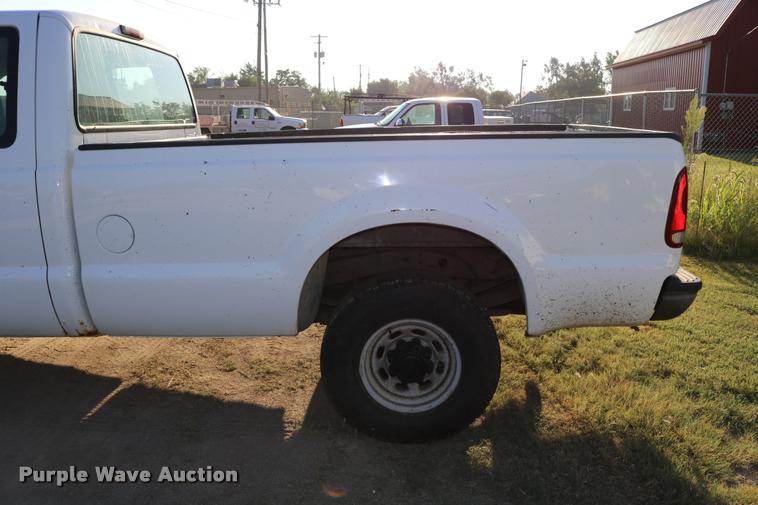 image for item DD0197 2002 Ford F250 Super Duty SuperCab pickup truck