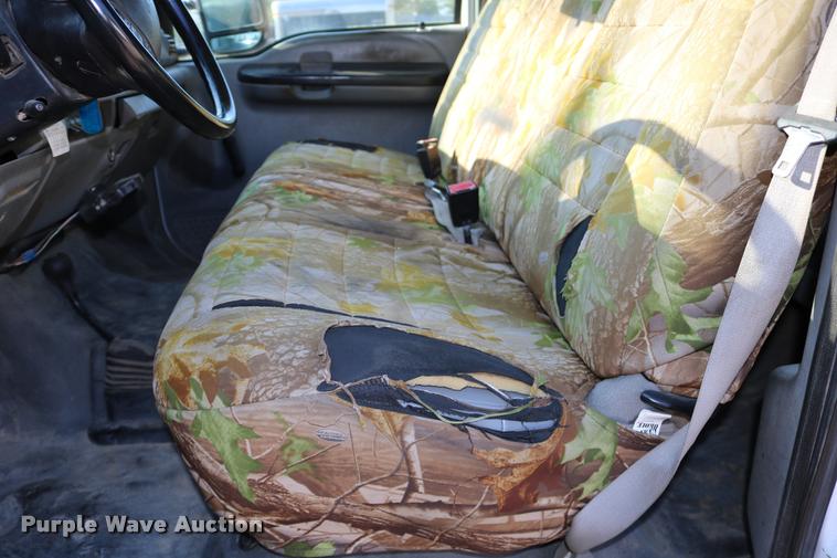 image for item DD0198 2006 Ford F350 Super Duty Crew Cab flatbed pickup truck