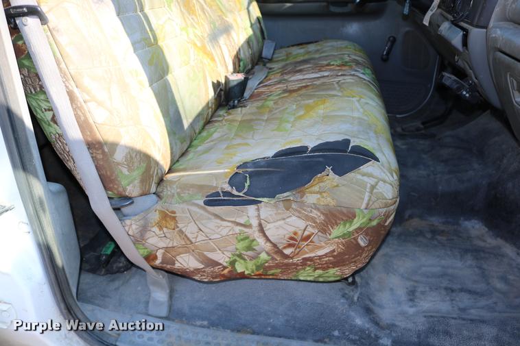 image for item DD0198 2006 Ford F350 Super Duty Crew Cab flatbed pickup truck