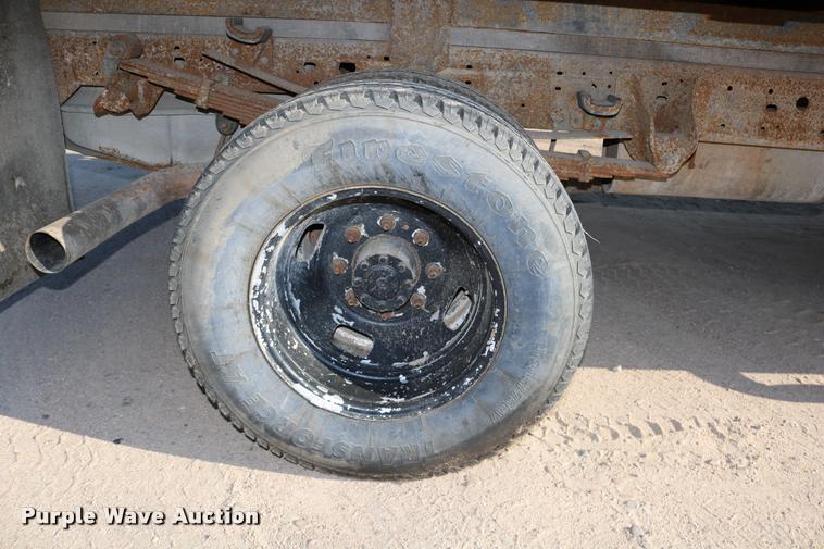 image for item DD0198 2006 Ford F350 Super Duty Crew Cab flatbed pickup truck