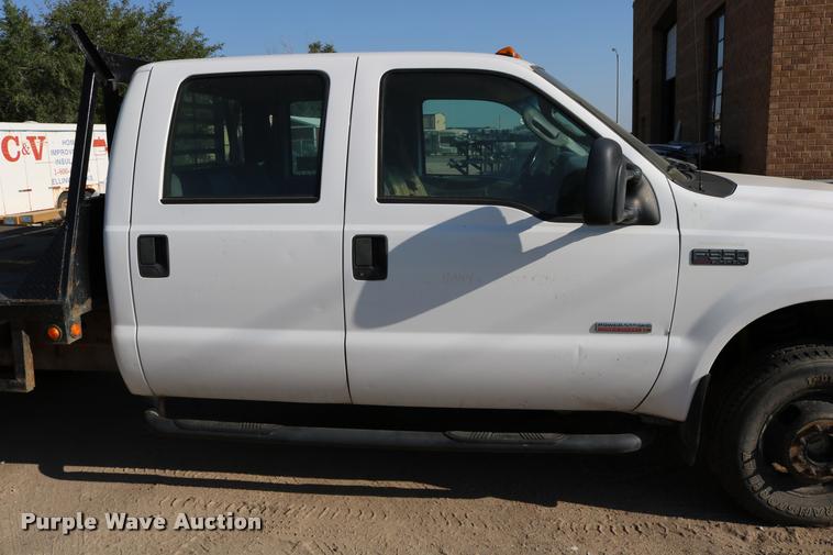 image for item DD0198 2006 Ford F350 Super Duty Crew Cab flatbed pickup truck