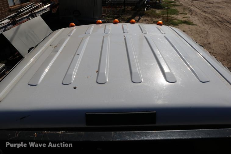 image for item DD0198 2006 Ford F350 Super Duty Crew Cab flatbed pickup truck