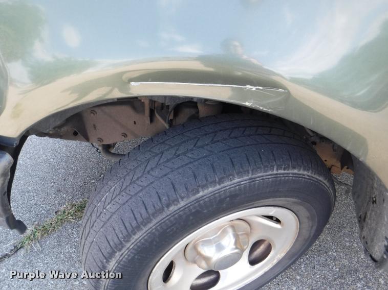 image for item DD0856 2002 Ford F150 XLT SuperCab pickup truck