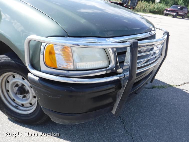 image for item DD0856 2002 Ford F150 XLT SuperCab pickup truck