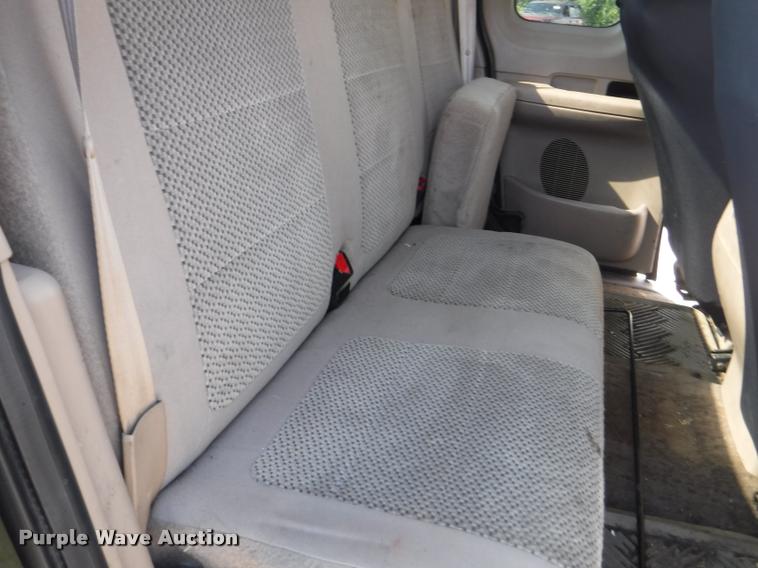 image for item DD0856 2002 Ford F150 XLT SuperCab pickup truck