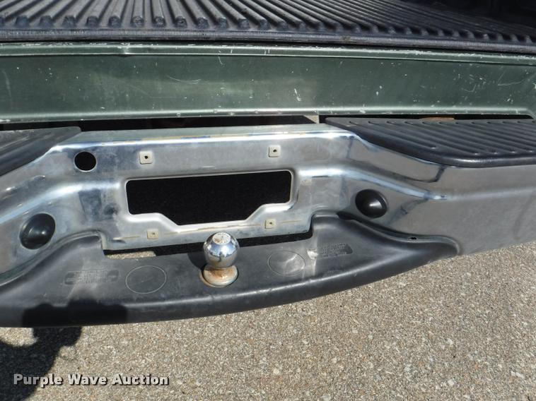 image for item DD0856 2002 Ford F150 XLT SuperCab pickup truck