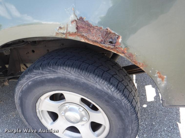 image for item DD0856 2002 Ford F150 XLT SuperCab pickup truck