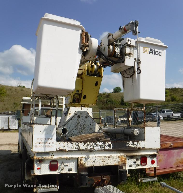 1989 Ford F800 bucket truck in Manhattan, KS | Item DD0864 sold