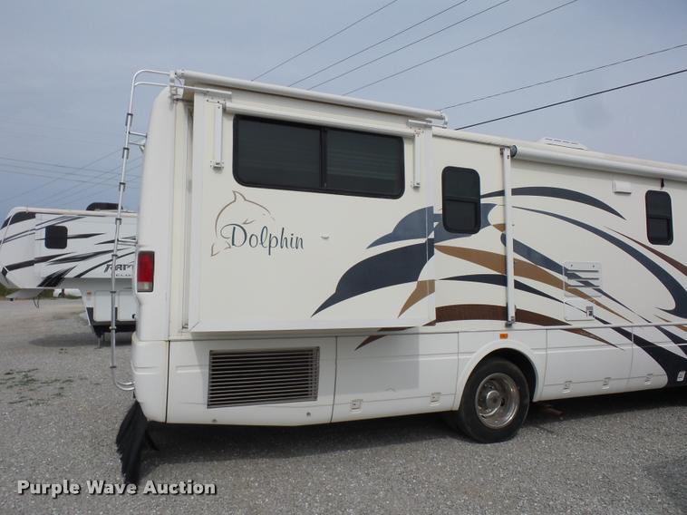 image for item DD1516 2005 National Dolphin RV