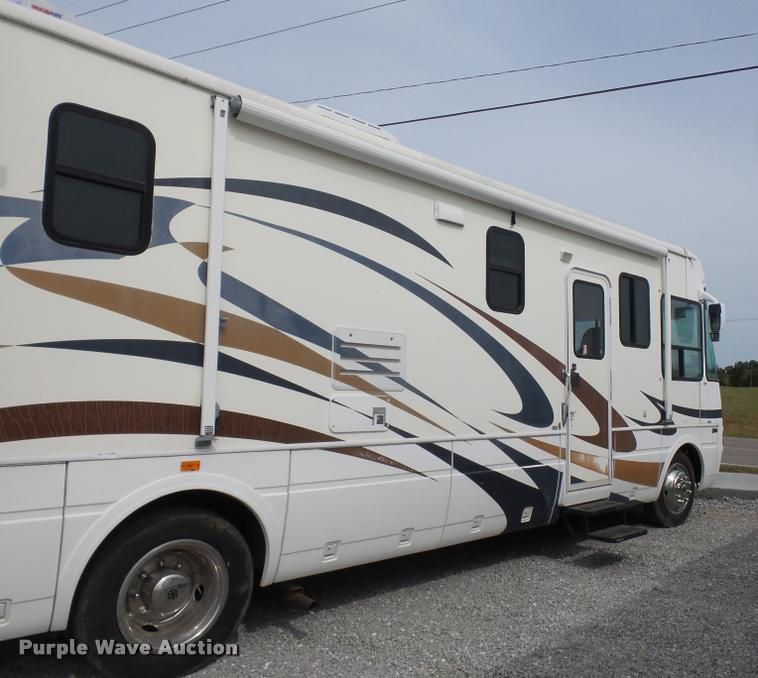 image for item DD1516 2005 National Dolphin RV