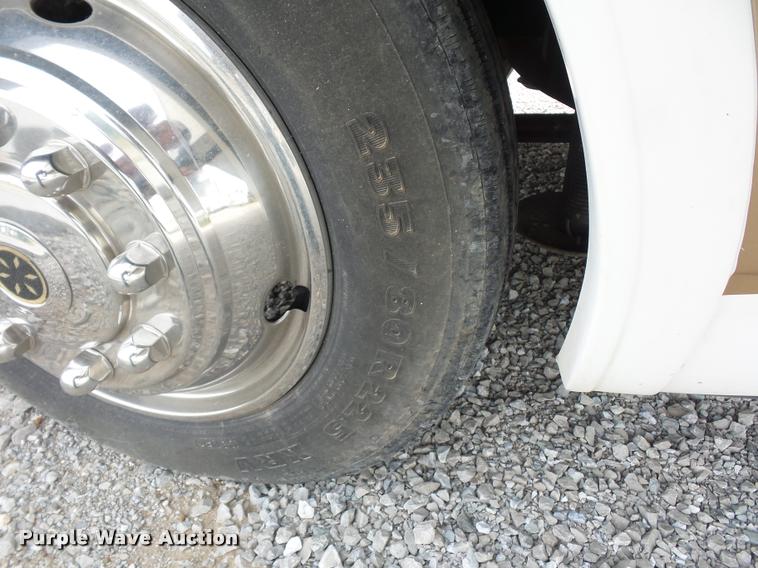 image for item DD1516 2005 National Dolphin RV