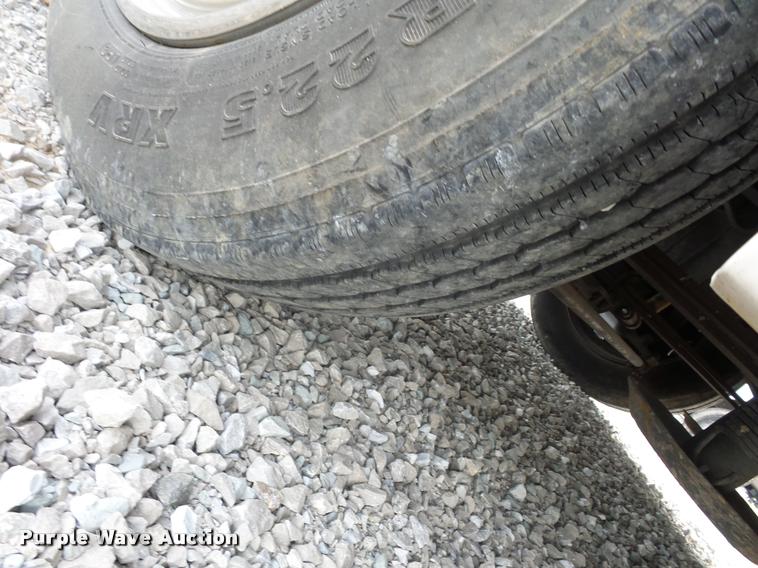 image for item DD1516 2005 National Dolphin RV