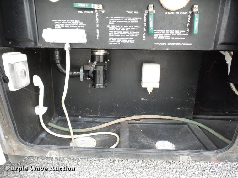 image for item DD1516 2005 National Dolphin RV