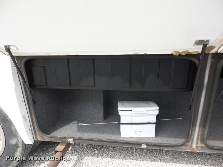 image for item DD1516 2005 National Dolphin RV